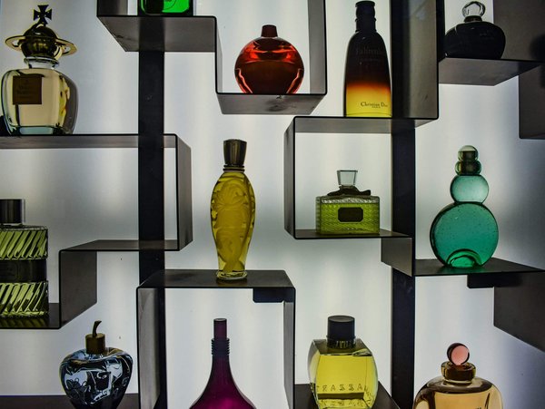 Les Parfums Incontournables des Grandes Marques de Luxe